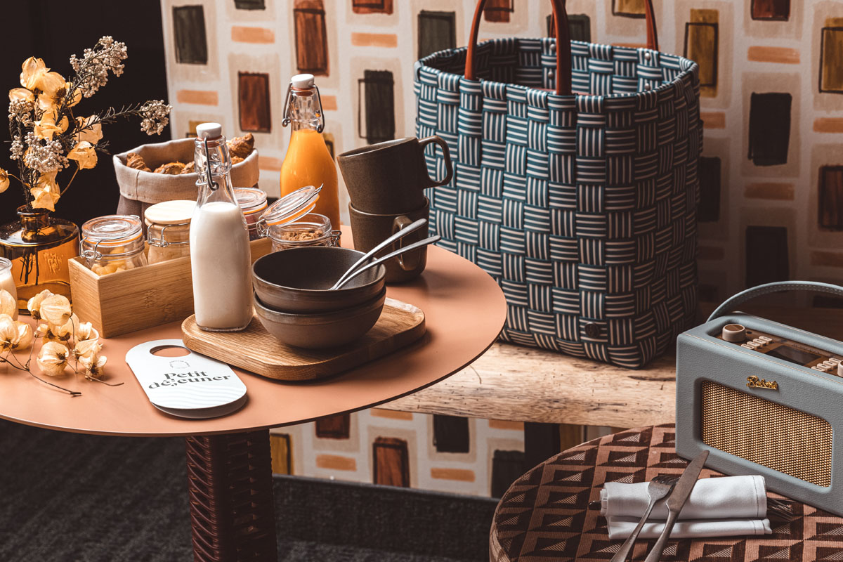 ATELIER – patio con vista parcial al mar